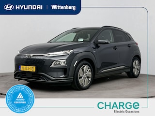 Hyundai Kona EV Premium Sky 64 kWh | SoH 95% | WLTP 484km | 3-fasen | Warmtepomp | Schuifdak | Stoelventilatie | Leer | Head-up display |