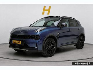 Lynk & Co 01 1.5 | Zwart optiek | 360 camera | Panoramadak | Navigatie | Memory | Apple CarPlay