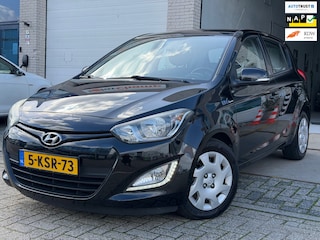 Hyundai i20 1.2i i-Motion/ 5drs/ nap/ 1e EIG/ dealeronderhouden/ 1jaar apk/ airco/ EL-ramen/ zeer nette auto.