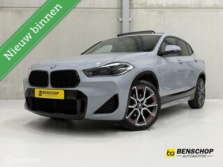 BMW X2 sDrive20i M Sport - Mesh Panodak HUD Navi Carplay Camera Bucket Sportstoelen Brooklyn Grau