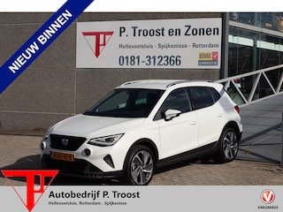 Seat Arona 1.0 EcoTSI FR Apple carplay/Stoelverwarming/Achteruitrijcamera/Navigatie/Digitale teller/Keyless/Climate control/Parkeersensoren