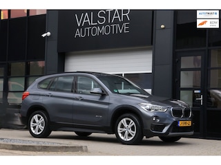 BMW X1 SDrive18i High Executive | Trekhaak | Pano | LED | LEDER!