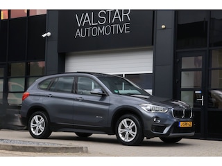 BMW X1 SDrive18i High Executive | Trekhaak | Pano | LED | LEDER!
