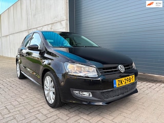 Volkswagen Polo 1.4i 16V Highline 5DRS NAVI PDC