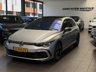 Volkswagen Golf 1.5 eTSI R-Line / Pano / Camera / CarPlay /