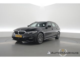 BMW 3-serie Touring 320i M Sport | Rijklaar! | Dig. Cockpit | Stoelverw. | Adapt. Cruise | PDC | Nav+App.Connect | Sfeerverl. | Climate | E-Klep | LED | 18'' V