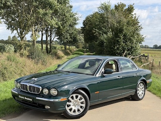 Jaguar XJ X350 3.0 V6, BRITISH RACING GREEN