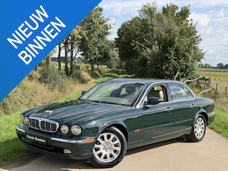 Jaguar XJ X350 3.0 V6, BRITISH RACING GREEN