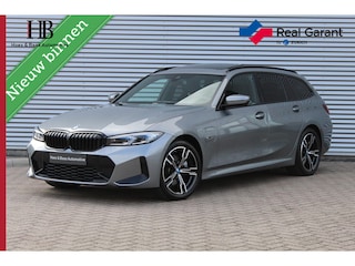 BMW 3-serie Touring 320e M-Pakket/Pano/Trekhaak/Camera/Facelift