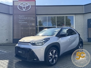 Toyota Aygo Hybrid 115 pulse NIEUW DIRECT LEVERBAAR! PARK-SENSOREN KEYLESS CLIMA AD-CRUISE 17'' LM-VELGEN APPLE/ANDROID CAMERA LED PRIVACY GLASS