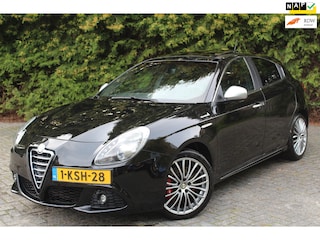 Alfa Romeo Giulietta 1.4 T Business Executive 170PK | AUTOMAAT | Climate Control | Leder | Navigatie | PDC | Cruise Control | PANO