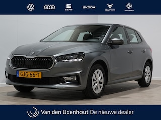 Skoda Fabia 1.0 95pk TSI Selection Parkeersensor Apple Carplay Navigatie Mistlampen Binnenkort verwacht WM .