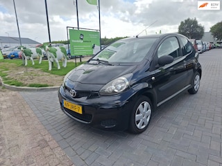 Toyota Aygo 1.0-12V Access / 121.952 km / APK september 2027