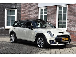 Mini Clubman Cooper S 2.0 Cooper S Chili Serious Business/Panoramdak/Leer/Verwarmde stoelen Wij zijn op afspraak geopend! Graag bellen voor uw komst.