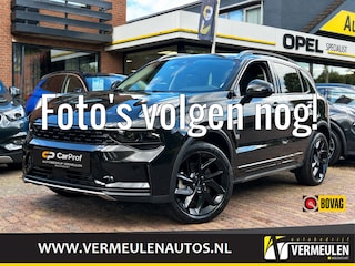 Lynk & Co 01 1.5 261PK Plug-in Hybrid Automaat Black Edition + 20''/ Navi/ Clima/ Ad.Cruise/ Panorama/ Camera/ Full-LED/ Infinity/ NL auto