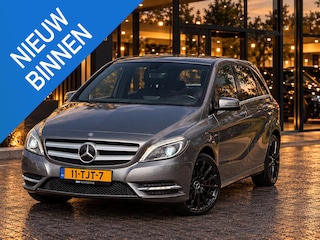 Mercedes-Benz B-klasse 180 Ambition Automaat | Trekhaak | Leer | PDC