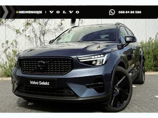 Volvo XC40 2.0 B4 Plus Black Edition | Trekhaak | Lichtmetalen Velgen 20 inch | Harman Kardon Audio | Panoramadak | 360 Graden Camera | Parkeersensoren | Keyless Entry | Elektrische Achterklep | Elektrisch Verstelbare Voorstoelen | Stoelverwarming | Google Navigatie | Apple Carplay | Android Auto