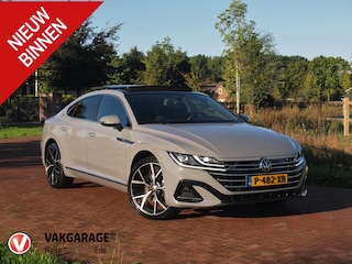 Volkswagen Arteon 1.4 TSI eHybrid R-Line Business+ | Panoramadak | Trekhaak | Camera | Sfeerverlichting | Estoril R-Line 20 inch | NL-Auto |