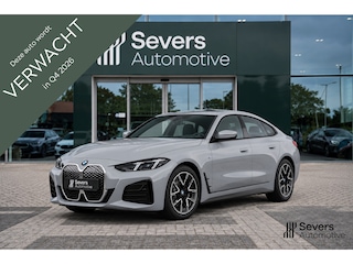 BMW i4 eDrive40 M Sport Edition 84 kWh | Trekhaak | Widescreen Display | Driving Assistant | Stuurwielverwarming | Achteruitrijcamera |