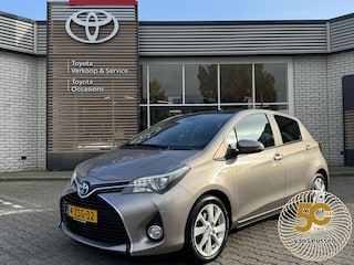 Toyota Yaris 1.5 Hybrid DYNAMIC 1E-EIG NL-AUTO PANODAK KEYLESS CLIMA CRUISE BLUETOOTH CAMERA 15'' LM-VELGEN DEALER ONDERHOUDEN!