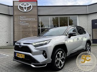 Toyota RAV4 2.5 Plug-in Hybrid AWD BI-TONE PLUS JBL-AUDIO NAVI HEAD-UP BLIND SPOT STOEL/STUURVERW EL-KLEP APPLE/ANDROID 1500KG TREKGEW KLASSE 3 ALARM