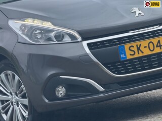 Peugeot 208 1.2 e-THP 110pk Allure - Gris Platinium - Panoramadak/Carplay/Cruise