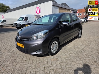 Toyota Yaris 1.0 VVT-i Aspiration met navigatie
