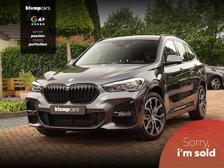 BMW X1 sDrive20i M-Sport | HUD | Trekhk | Camera | Carplay | 19 inch Unieke kmstand!