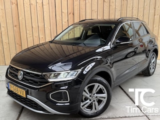 Volkswagen T-Roc 1.0 TSI Life 75 Edition Apple CarPlay/Android Auto | Achteruitrijcamera | Adaptieve cruise control | Climate control | Lichtmetalen sportvelgen | Parkeersensoren voor en achter