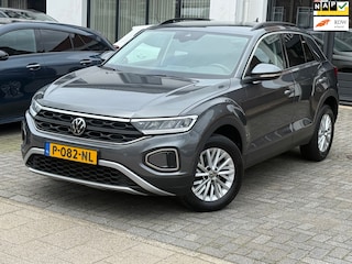 Volkswagen T-Roc 1.5 TSI Life Business, Apple Carplay/Android,Stoelverwarming,Navigatie,Achteruitrij camera,Climate control