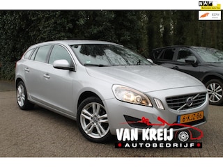 Volvo V60 1.6 T3 Momentum, Automaat, Airco, Navi, Nap.