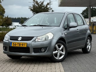 Suzuki SX4 1.6 EXCLUSIVE TREKHAAK ECC KEYLESS