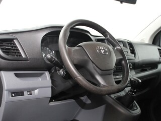 Toyota Proace 1.5 D-4D Cool Comfort Lang 9 Persoons Stoelverwarming Cruise Control Parkeersensoren DAB Bluetooth Airco