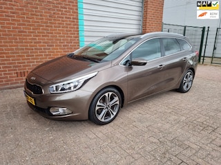 Kia Ceed Cee'd Sportswagon 1.6 GDI BusinessLine Navi! Bj:2015 NAP!