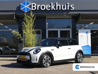Mini Mini 2.0 Classic JCW | STOEL+VOORRUITVERWARMING | CAMERA | NAVI | GETINT GLAS | PARKEERSENSOREN | KEYLESS ENTRY/START |