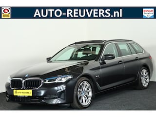 BMW 5-serie Touring 530e xDrive Business Edition Plus Navi / Cruise / HUD / Panorama / Carplay