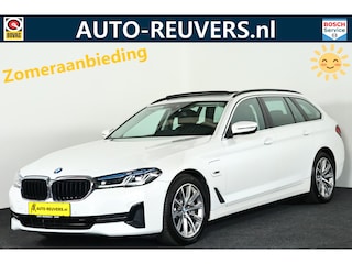 BMW 5-serie Touring 530e xDrive Business Edition Plus Navi / Cruise / HUD / Panorama / Carplay