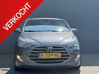 Hyundai ix20 1.6i Go! Zomer & Winterbanden | Parkeersensoren | Trekhaak | 16 Inch Lichtmetalen Velgen
