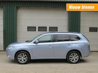 Mitsubishi Outlander 2.0 PHEV INTENSE +