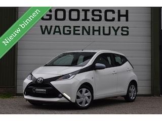 Toyota Aygo 1.0 VVT-i x-play AUT. | Camera | Airco | Origineel NL |