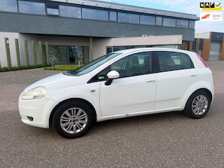 Fiat Punto Grande 1.4-16V Edizione Lusso