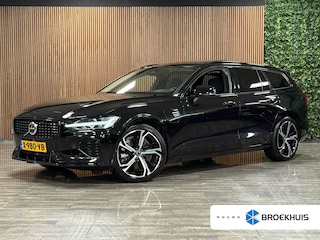 Volvo V60 T6 AWD Recharge Plus Dark | Schuifdak | Adaptieve Cruise Control | Stoelverwarming voor+achter | Stuurwielverwarming | Parkeercamera | Pilot Assist | BLIS Dode Hoek Detectie | Elektrische voorstoelen geheugen | Lederen bekleding | Zitting verlenging voorstoelen | 19 Inch | Google Infotainment | Keyless Drive | Parkeersensoren voor+achter | Privacy Glass | Elektrisch bedienbare achterklep | DAB Radio | Apple Carplay/Android Auto | Volvo On Call met mobiele App functie | Onyx Black Metallic |