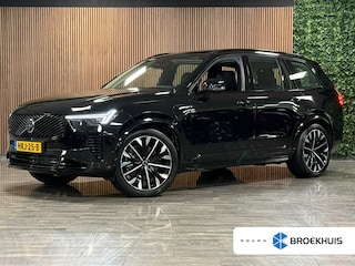 Volvo XC90 T8 AWD Recharge Ultra Dark | Full Option! | Bowers & Wilkins | Luchtvering | Stoelventilatie | Trekhaak | All Season banden | 360 Camera | Head-Up Display | Stoelmassage | 455pk | Adaptieve Cruise Control | Stoelverwarming voor+achter | Stuurwielverwarming | Schuifdak | 21 Inch | Full LED Matrix Meesturende koplampen | Gelamineerde/geluidwerende zijruiten | Pilot Assist | BLIS Dode Hoek Detectie | Alcantara hemelbekleding | Lederen handgrepen en zonnekleppen | Elektrische voorstoelen geheugen | Nappa Lederen bekleding | Zitting verlenging voorstoelen | Lederen Dashboard | Google Infotainment | Keyless Drive | Parkeersensoren voor+achter | Elektrisch bedienbare achterklep | Geïntegreerde zongordijnen achterportieren | Geïntegreerd kinderzitje achterin | Verlichte instaplijsten | 7-Persoons | 4-Zone Climate Control | DAB Radio | Apple Carplay/Android Auto | Alarm Klasse III | Draadloos telefoon opladen | Volvo On Call met mobiele App functie | Onyx Black Metallic |