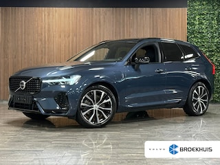 Volvo XC60 T8 AWD Recharge Plus Dark | Luchtvering | Trekhaak | 360° Camera | Harman Kardon | 455pk | Adaptieve Cruise Control | Stoelverwarming voor+achter | Stuurwielverwarming | Full LED Meesturende koplampen | Pilot Assist | BLIS Dode Hoek Detectie | Standkachel met Volvo On Call App | Elektrische voorstoelen geheugen | R-Design Contour stoelen met wit stiksel en bies | Zitting verlenging voorstoelen | Schuifdak | 20 Inch | Google Infotainment | Keyless Drive | Parkeersensoren voor+achter | Elektrisch bedienbare achterklep | DAB Radio | Apple Carplay/Android Auto | Draadloos telefoon opladen | Volvo On Call met mobiele App functie | Denim Blue Metallic |