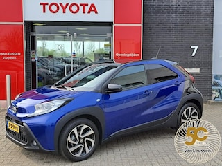 Toyota Aygo PULSE AUTOMAAT APPLE/ANDROID KEYLESS PARK-SENSOR CAMERA CLIMA 17"LMV EL-SPIEGELS PRIVACY-GLASS