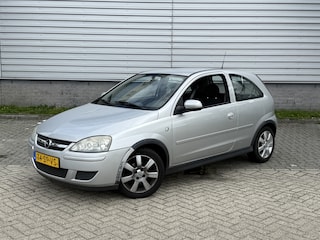 Opel Corsa 1.2-16V Silverline (INRUILKOOPJE)