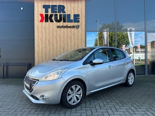 Peugeot 208 1.2 VTi Envy / Navi / Parkeersensoren