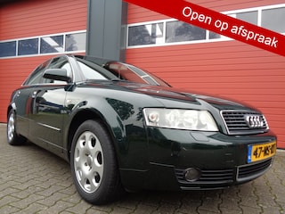 Audi A4 Limousine 2.4 170PK Clima Cruise 6-BAK LMV Trekhaak NL-Auto
