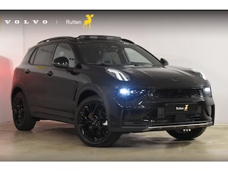 Lynk & Co 01 276PK Automaat More / Adaptive cruise control / Leren bekleding / Elektrisch verstelbare stoelen / Schuif- kanteldak / Stoel- en stuurverwarming / Parkeersensoren V+A / 360 Graden Camera / Elektrische achterklep / 20" lichtmetalen velgen