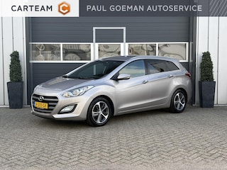Hyundai i30 Wagon 1.6 GDi Comfort | Parkeer sensoren | Stoel verwarming | Climate | Airco |